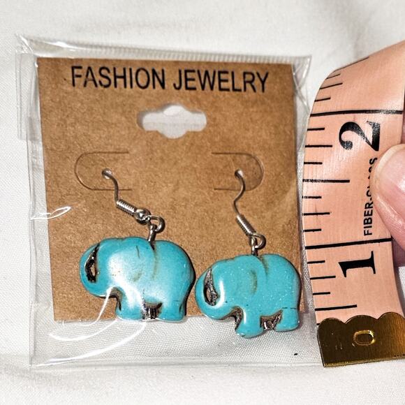 Boutique New handcarved turquoise semiprecious elephant earrings - Picture 3 of 7